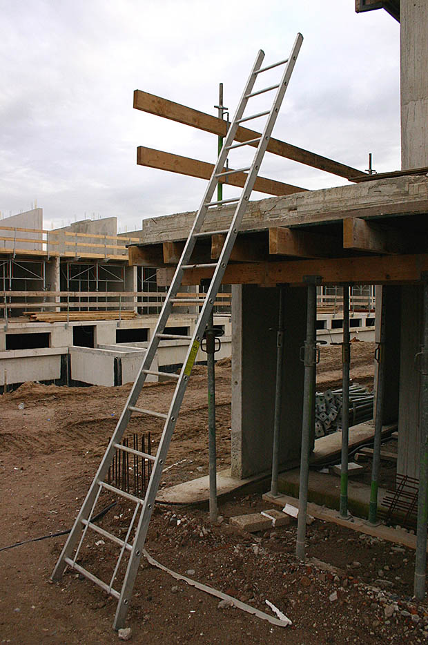 Veilig Werken Op Een Ladder Bouwtotaal